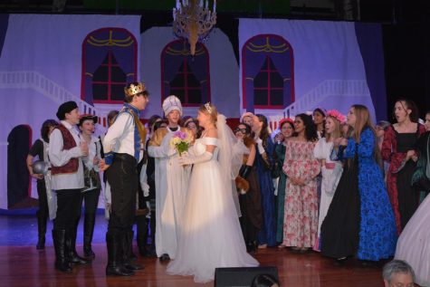 Lilly Rotella and Gianluca Ciucci get married in Cinderella.
