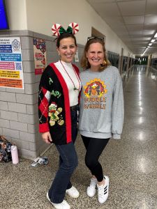 EIS teachers Mrs. Amanda Gant and Mrs. Kate Young dressed for Thanksgiving cheer. 